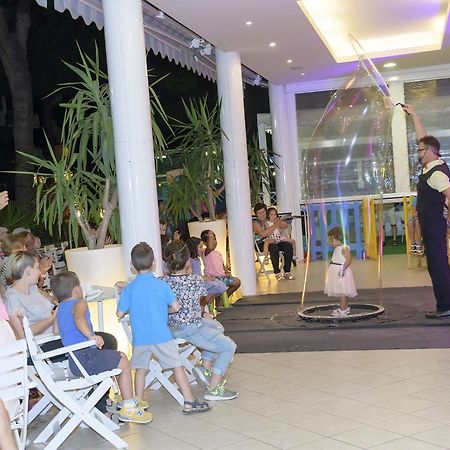 Hotel Mondial Cervia Esterno foto