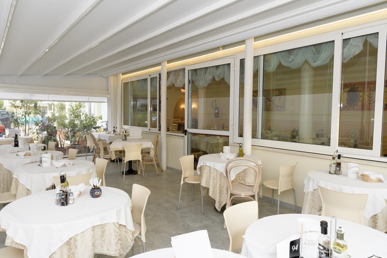 Hotel Mondial Cervia Esterno foto